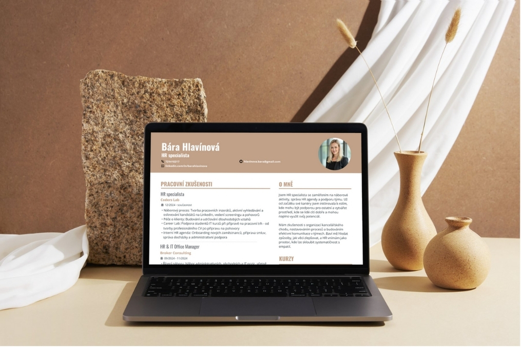 Ukázka administrativní práce – tabulky a dokumenty v notebooku